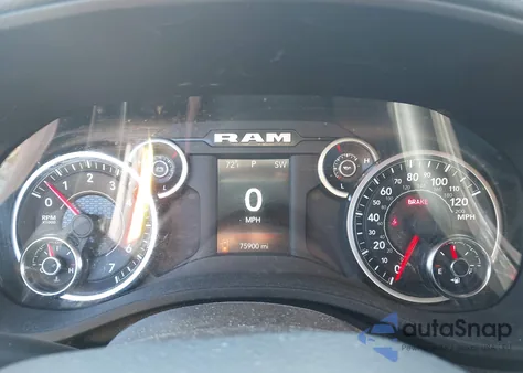 2021 Ram 1500 Big Horn 4X4 6'4 Box z USA, uszkodzony, nr VIN 1C6SRFBTXMN677579